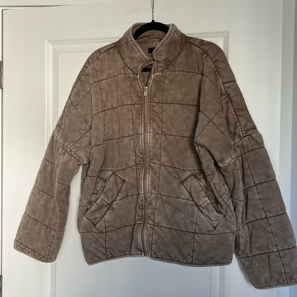Forever 21 women’s Tan Quilted Puffer Jacket